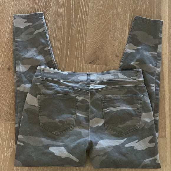 DEMOCRACY Camo Pants Womens 10 'Ab Technology' Stretchy Skinny zip pockets front - Picture 2 of 12